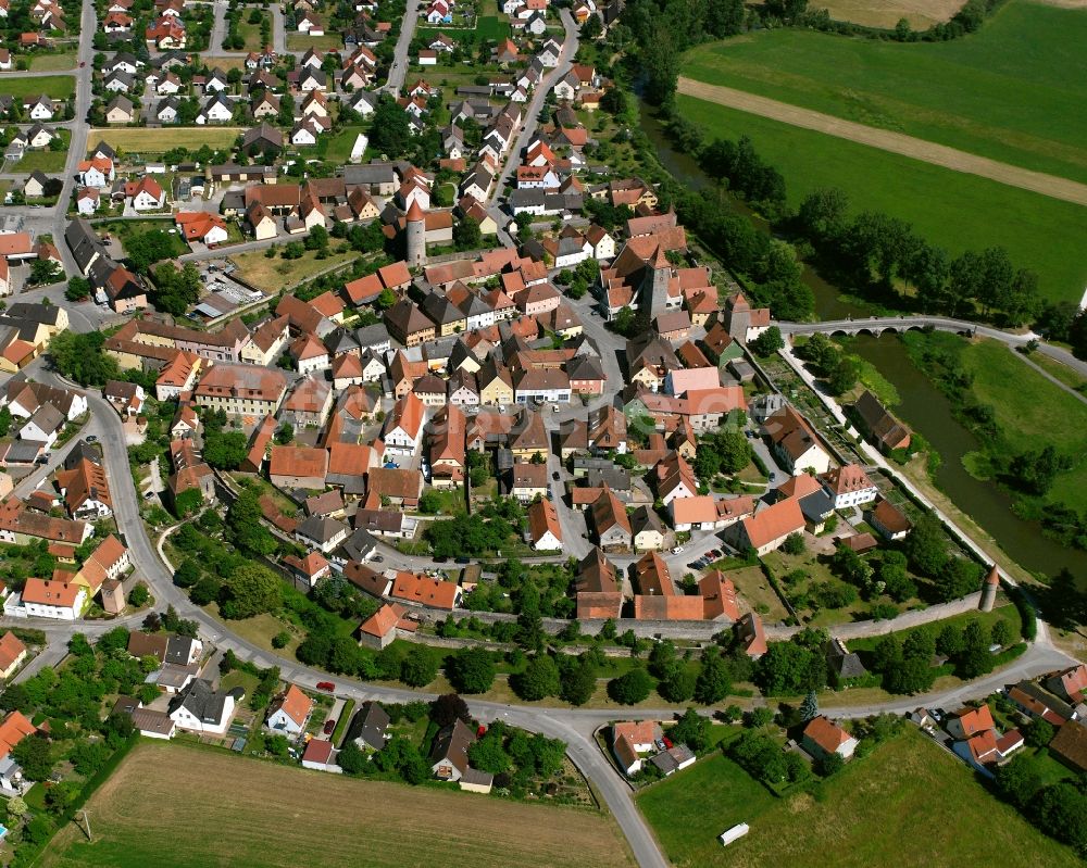 Luftaufnahme Ornbau - Dorfkern am Feldrand in Ornbau im Bundesland Bayern, Deutschland