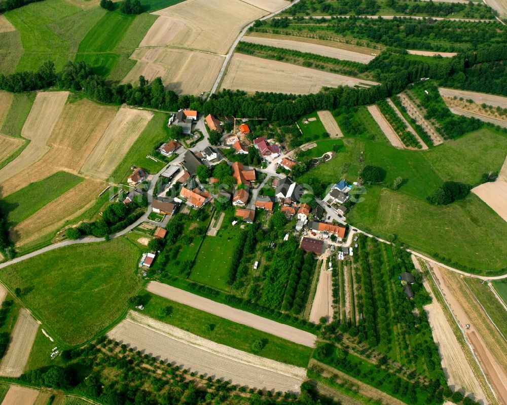 Ottersweier aus der Vogelperspektive: Dorfkern am Feldrand in Ottersweier im Bundesland Baden-Württemberg, Deutschland