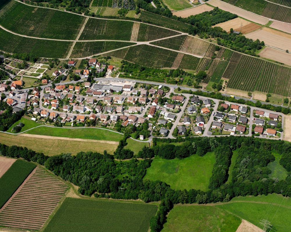 Pfaffenhofen von oben - Dorfkern am Feldrand in Pfaffenhofen im Bundesland Baden-Württemberg, Deutschland