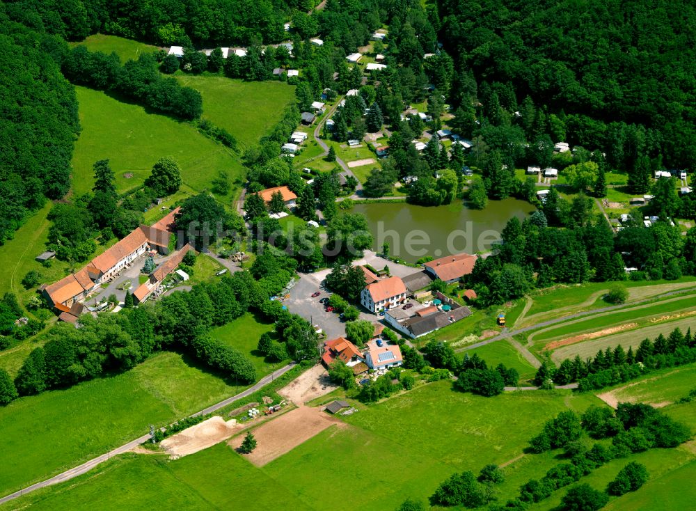 Luftbild Pfrimmerhof - Dorfkern am Feldrand in Pfrimmerhof im Bundesland Rheinland-Pfalz, Deutschland