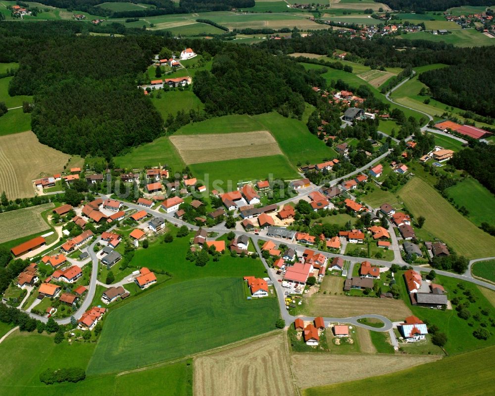 Luftaufnahme Pilgramsberg - Dorfkern am Feldrand in Pilgramsberg im Bundesland Bayern, Deutschland