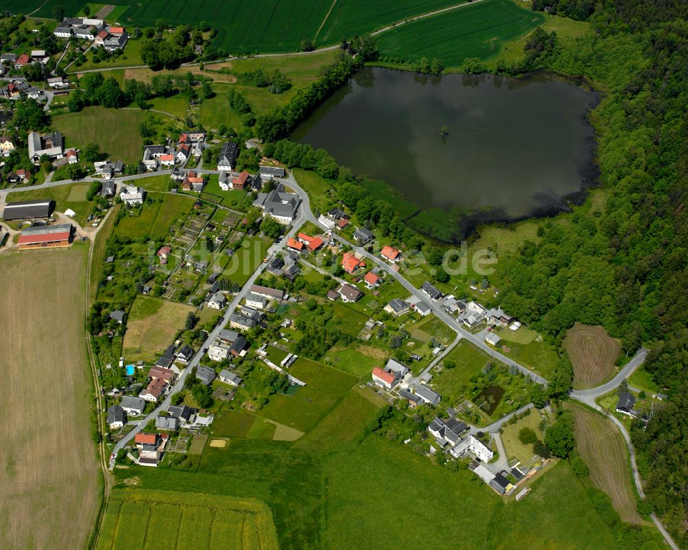 Luftbild Pöllwitz - Dorfkern am Feldrand in Pöllwitz im Bundesland Thüringen, Deutschland