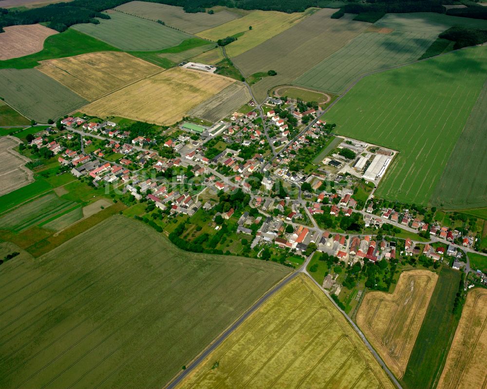 Ponickau aus der Vogelperspektive: Dorfkern am Feldrand in Ponickau im Bundesland Sachsen, Deutschland