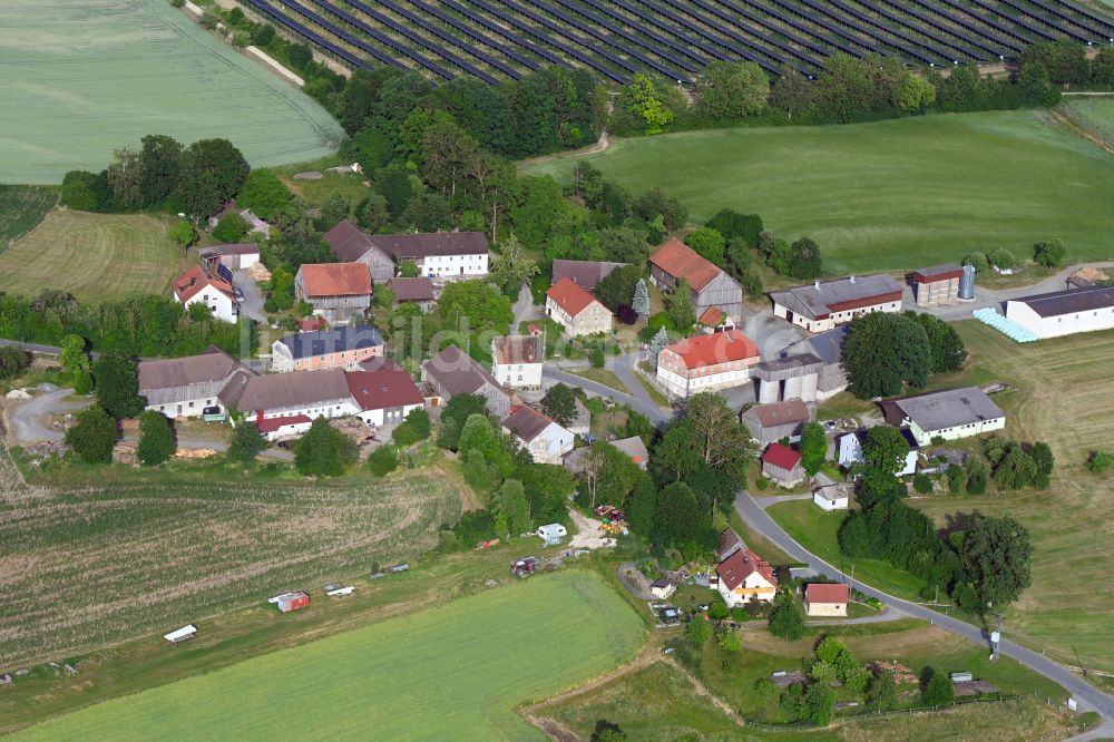 Preußling aus der Vogelperspektive: Dorfkern am Feldrand in Preußling im Bundesland Bayern, Deutschland