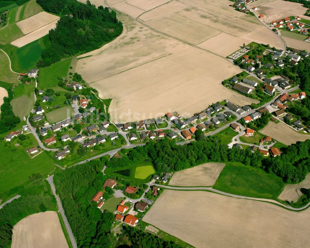 Luftbild Prienbach - Dorfkern am Feldrand in Prienbach im Bundesland Bayern, Deutschland