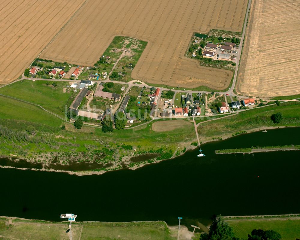 Promnitz aus der Vogelperspektive: Dorfkern am Feldrand in Promnitz im Bundesland Sachsen, Deutschland