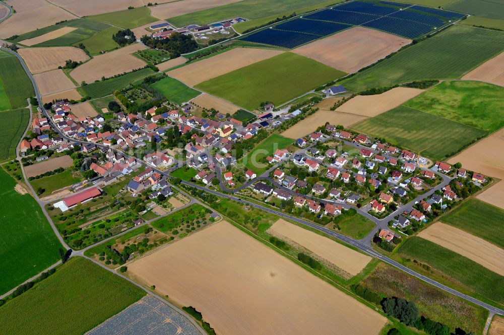 Püssensheim von oben - Dorfkern am Feldrand in Püssensheim im Bundesland Bayern, Deutschland