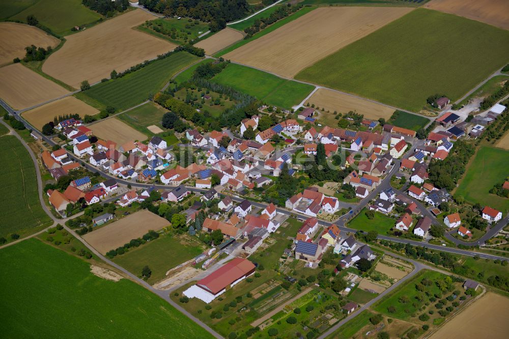 Püssensheim aus der Vogelperspektive: Dorfkern am Feldrand in Püssensheim im Bundesland Bayern, Deutschland