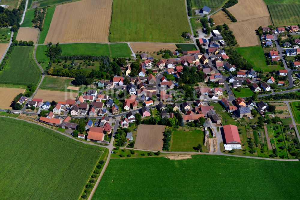 Luftaufnahme Püssensheim - Dorfkern am Feldrand in Püssensheim im Bundesland Bayern, Deutschland