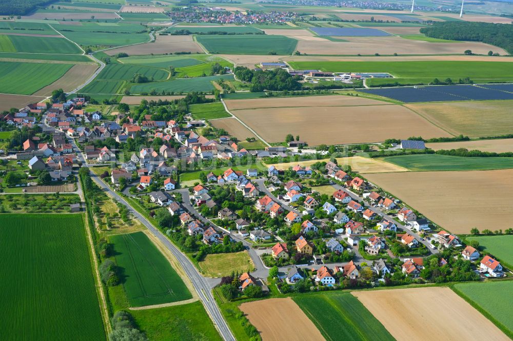 Luftaufnahme Püssensheim - Dorfkern am Feldrand in Püssensheim im Bundesland Bayern, Deutschland