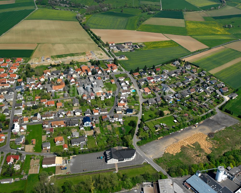 Luftbild Queckborn - Dorfkern am Feldrand in Queckborn im Bundesland Hessen, Deutschland