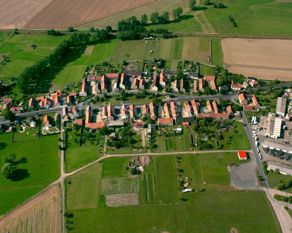 Luftaufnahme Quersa - Dorfkern am Feldrand in Quersa im Bundesland Sachsen, Deutschland