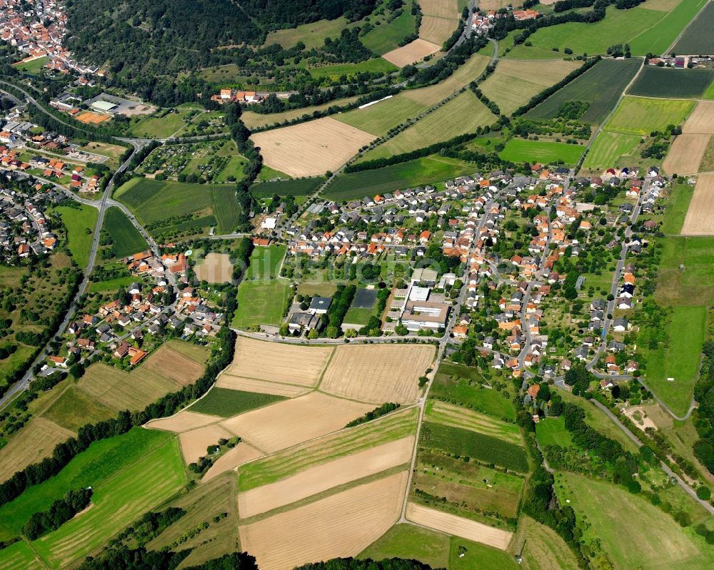 Rai-Breitenbach von oben - Dorfkern am Feldrand in Rai-Breitenbach im Bundesland Hessen, Deutschland