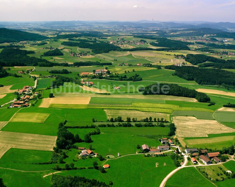 Luftbild Rattenberg - Dorfkern am Feldrand in Rattenberg im Bundesland Bayern, Deutschland