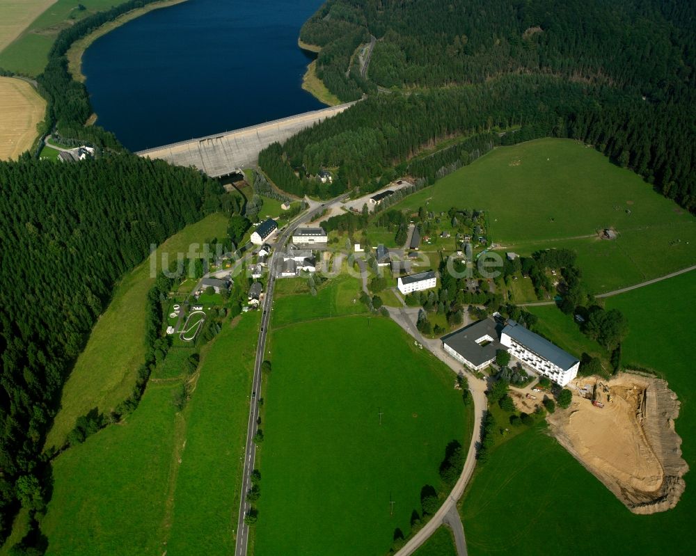 Rauschenbach von oben - Dorfkern am Feldrand in Rauschenbach im Bundesland Sachsen, Deutschland