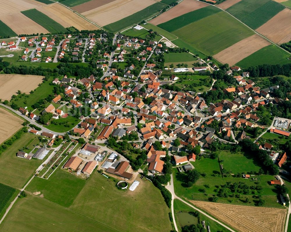 Röckingen von oben - Dorfkern am Feldrand in Röckingen im Bundesland Bayern, Deutschland