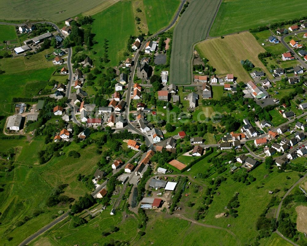 Luftbild Rückweiler - Dorfkern am Feldrand in Rückweiler im Bundesland Rheinland-Pfalz, Deutschland