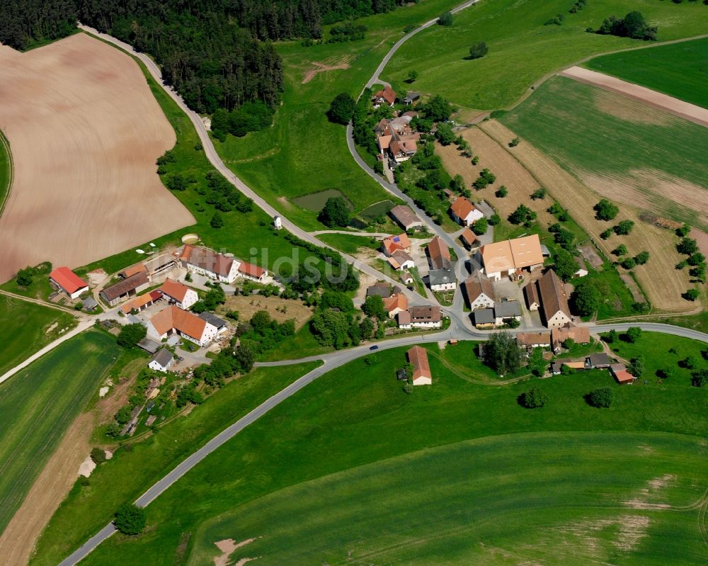 Luftaufnahme Rüdern - Dorfkern am Feldrand in Rüdern im Bundesland Bayern, Deutschland