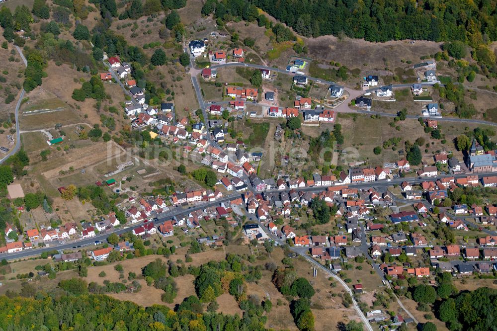 Rechtenbach von oben - Dorfkern am Feldrand in Rechtenbach im Bundesland Bayern, Deutschland