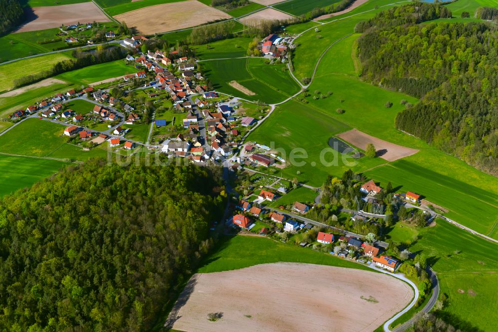 Luftaufnahme Rehweiler - Dorfkern am Feldrand in Rehweiler im Bundesland Bayern, Deutschland