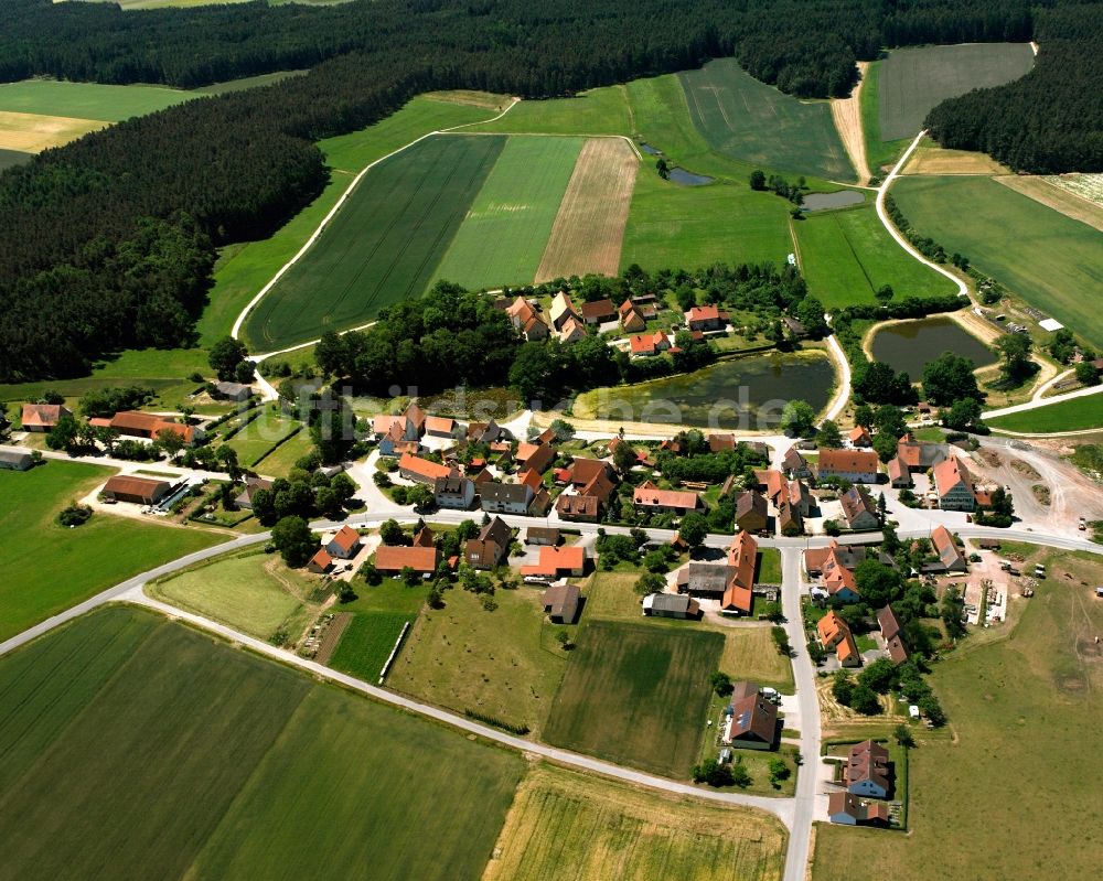 Reichenau von oben - Dorfkern am Feldrand in Reichenau im Bundesland Bayern, Deutschland