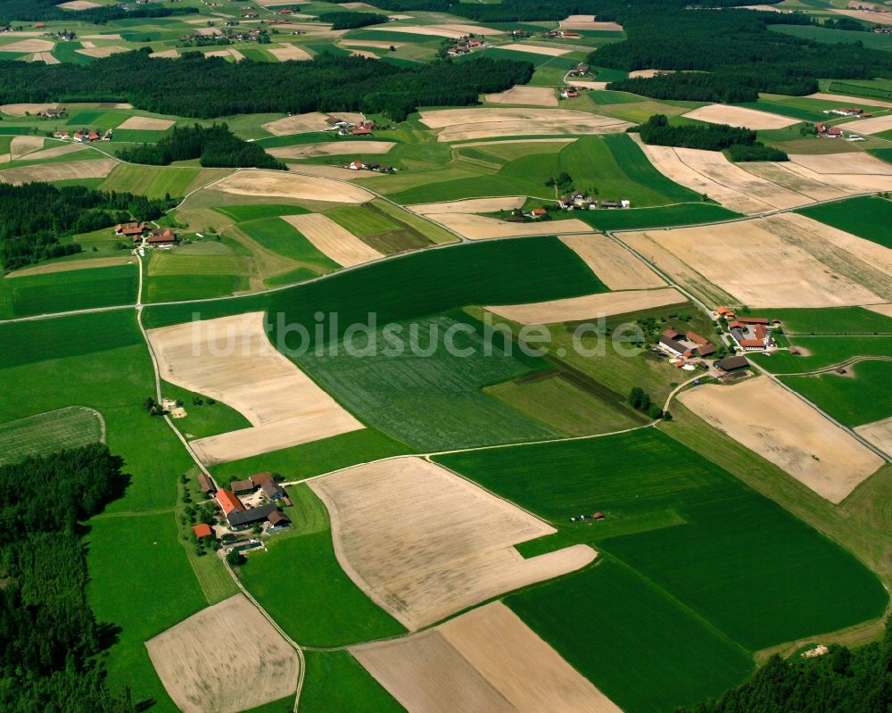 Reith von oben - Dorfkern am Feldrand in Reith im Bundesland Bayern, Deutschland