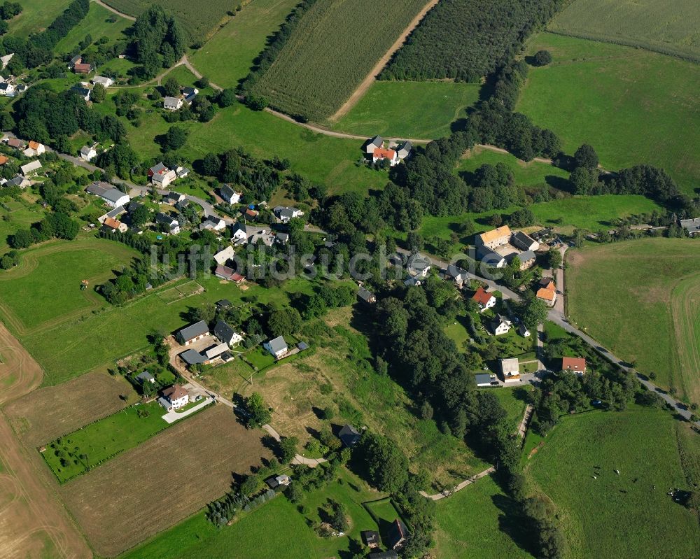 Riechberg aus der Vogelperspektive: Dorfkern am Feldrand in Riechberg im Bundesland Sachsen, Deutschland