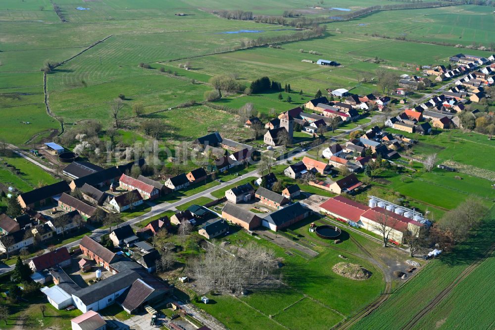 Luftbild Rönnebeck - Dorfkern am Feldrand in Rönnebeck im Bundesland Brandenburg, Deutschland