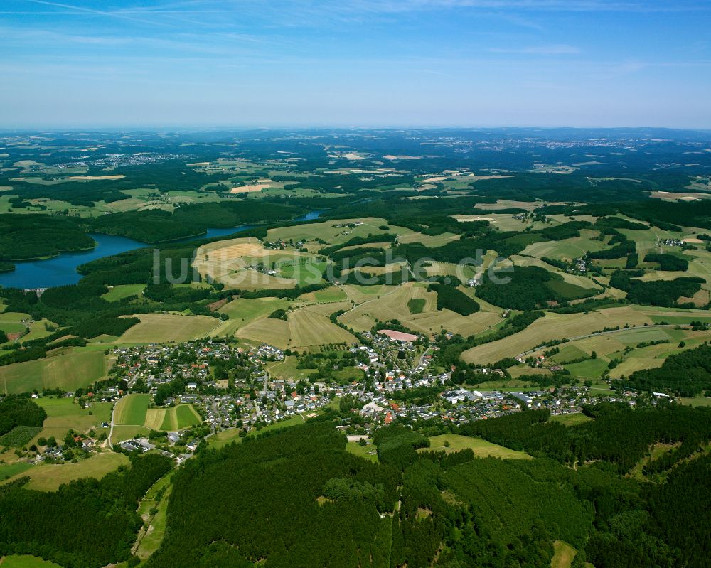 Rönsahl von oben - Dorfkern am Feldrand in Rönsahl im Bundesland Nordrhein-Westfalen, Deutschland