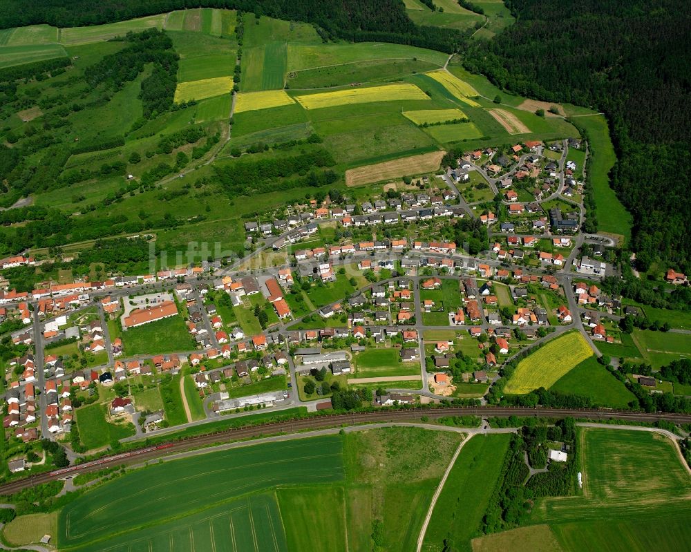 Luftbild Ronshausen - Dorfkern am Feldrand in Ronshausen im Bundesland Hessen, Deutschland