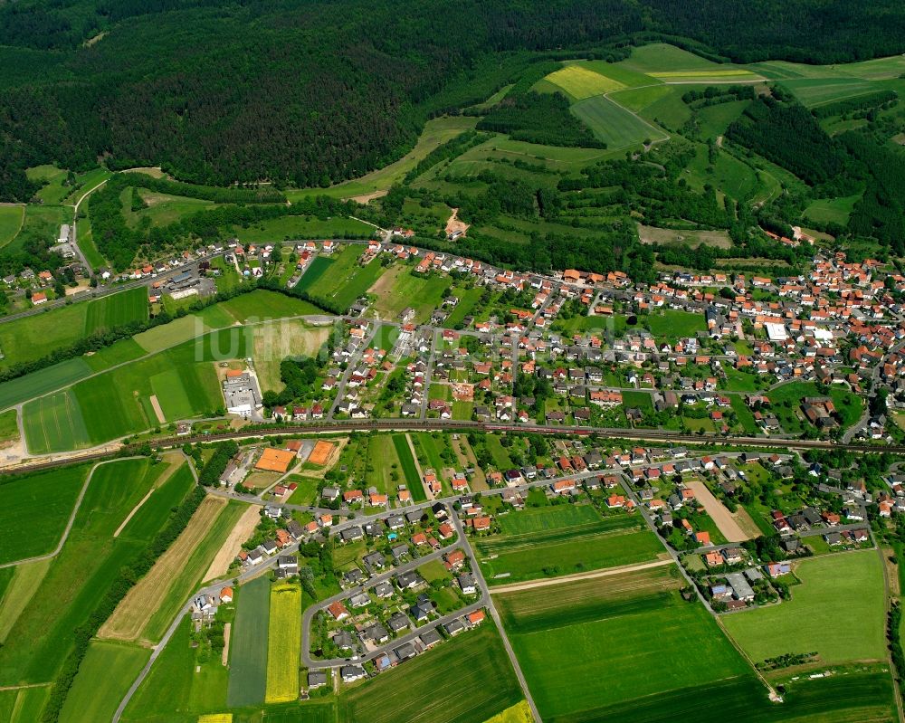 Luftbild Ronshausen - Dorfkern am Feldrand in Ronshausen im Bundesland Hessen, Deutschland