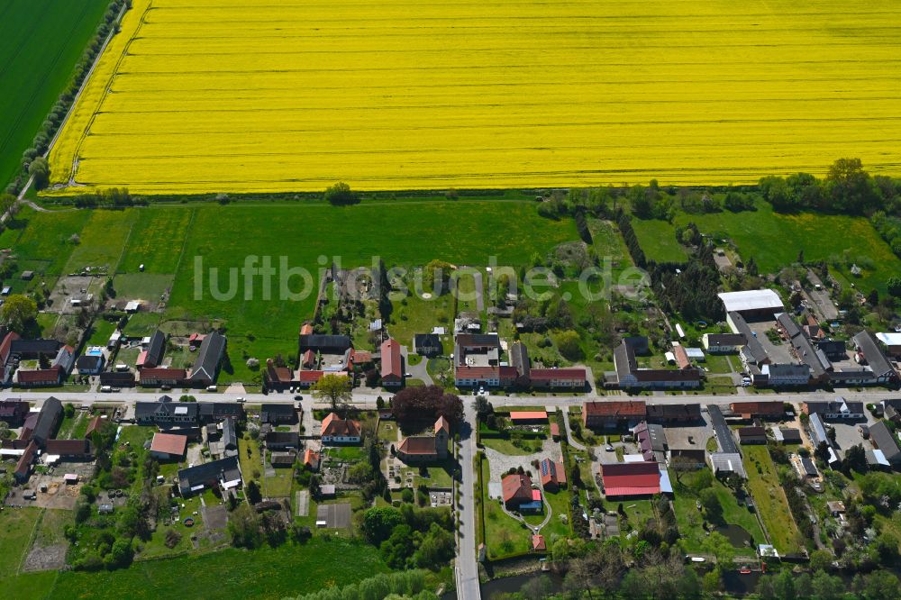 Luftbild Rossau - Dorfkern am Feldrand in Rossau im Bundesland Sachsen-Anhalt, Deutschland