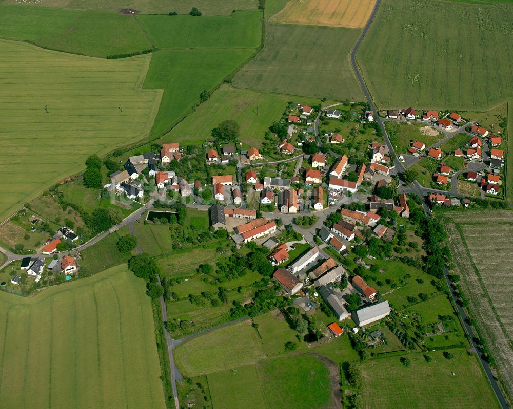 Rostig aus der Vogelperspektive: Dorfkern am Feldrand in Rostig im Bundesland Sachsen, Deutschland