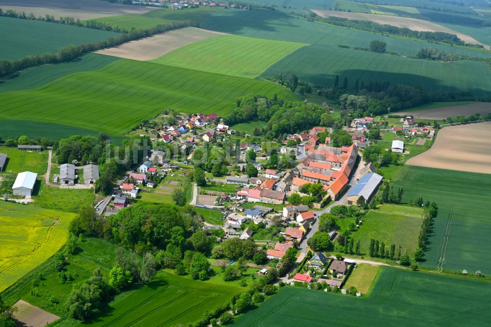 Luftbild Rottelsdorf - Dorfkern am Feldrand in Rottelsdorf im Bundesland Sachsen-Anhalt, Deutschland