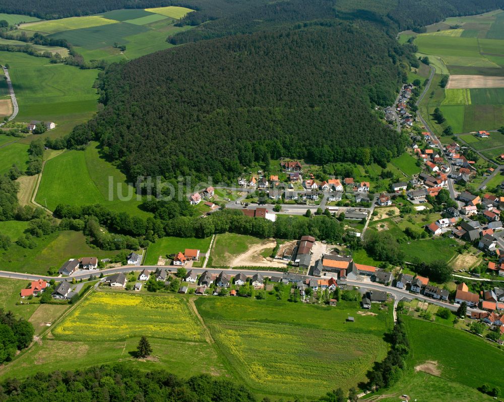 Luftbild Ruhlkirchen - Dorfkern am Feldrand in Ruhlkirchen im Bundesland Hessen, Deutschland