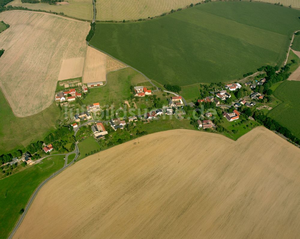 Rußdorf aus der Vogelperspektive: Dorfkern am Feldrand in Rußdorf im Bundesland Thüringen, Deutschland