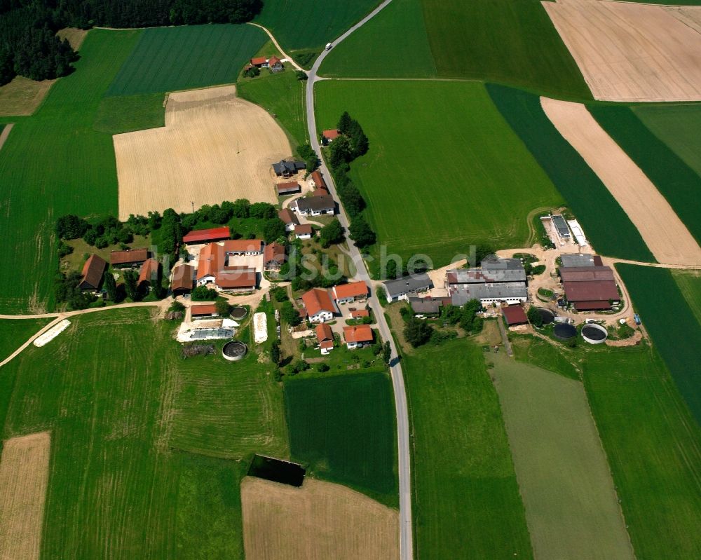 Luftaufnahme Sackstetten - Dorfkern am Feldrand in Sackstetten im Bundesland Bayern, Deutschland