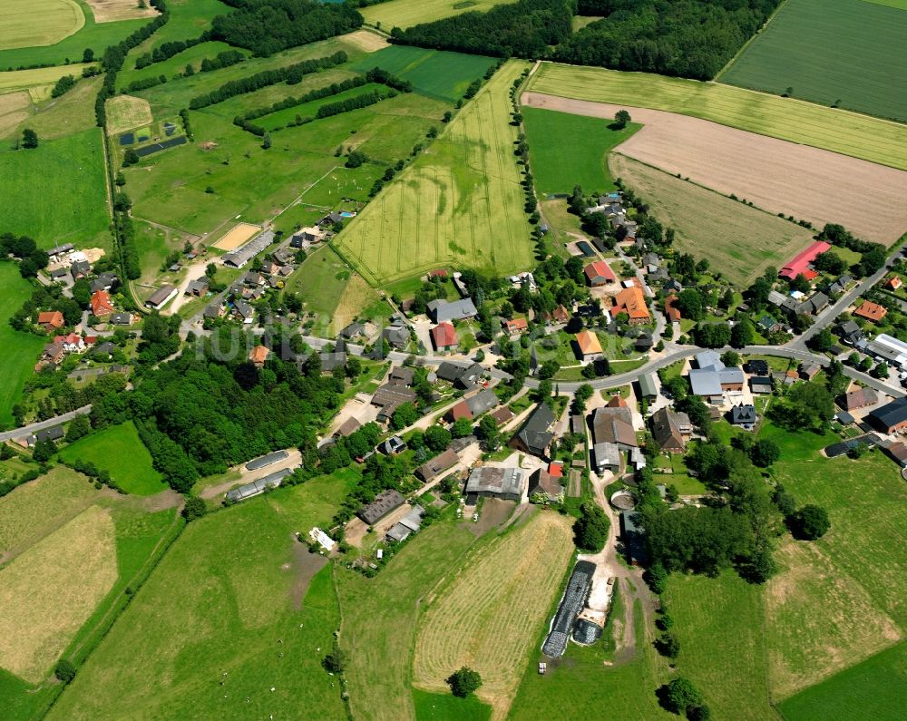 Luftbild Sahms - Dorfkern am Feldrand in Sahms im Bundesland Schleswig-Holstein, Deutschland