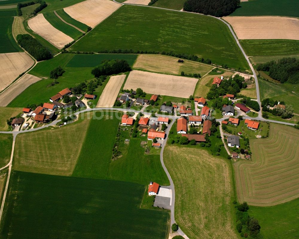 Luftbild Sallach - Dorfkern am Feldrand in Sallach im Bundesland Bayern, Deutschland