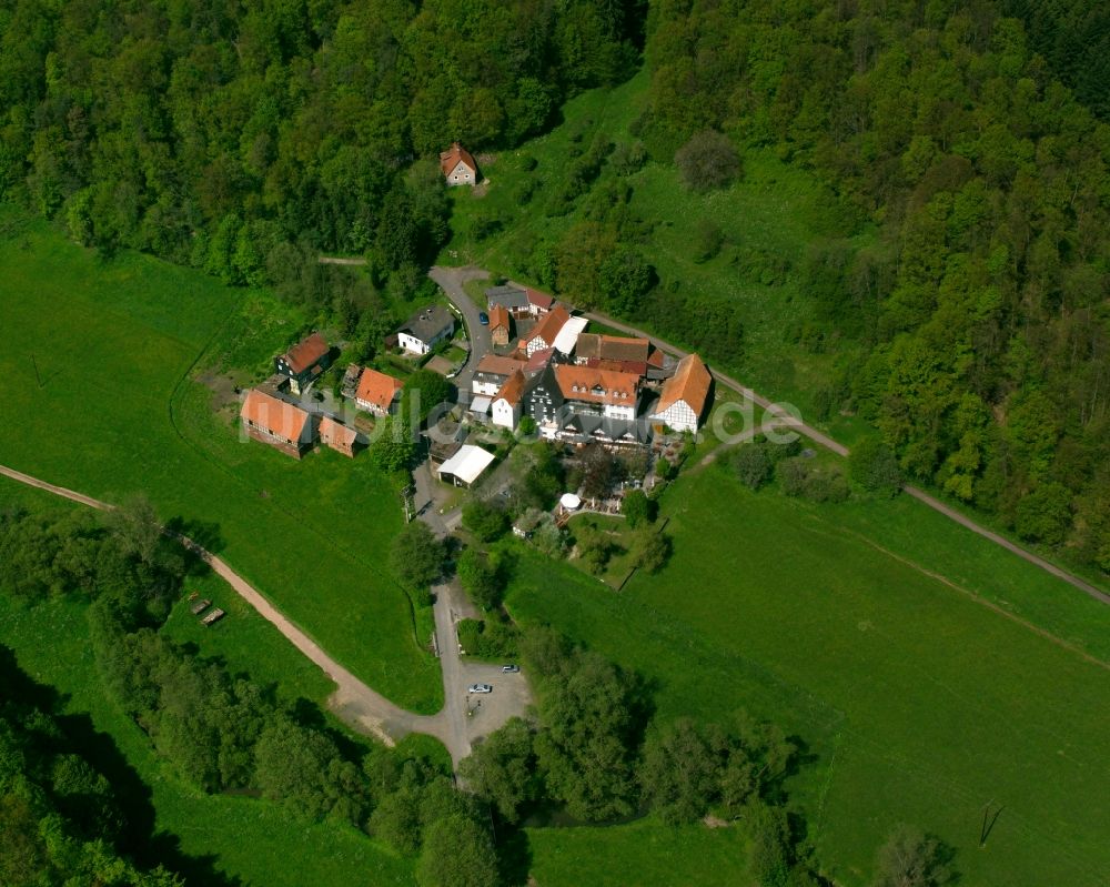 Luftaufnahme Salzböden - Dorfkern am Feldrand in Salzböden im Bundesland Hessen, Deutschland