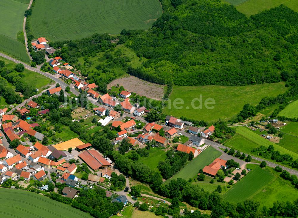 Luftaufnahme Sankt Alban - Dorfkern am Feldrand in Sankt Alban im Bundesland Rheinland-Pfalz, Deutschland