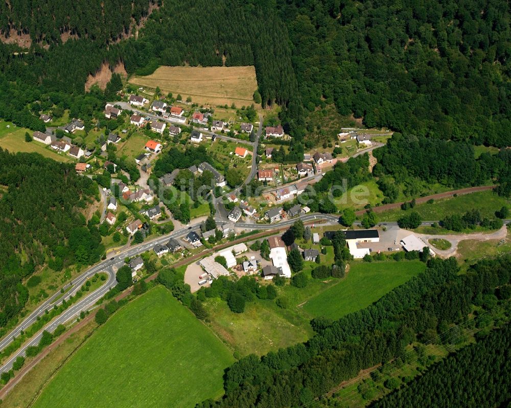 Luftaufnahme Saßmannshausen - Dorfkern am Feldrand in Saßmannshausen im Bundesland Nordrhein-Westfalen, Deutschland