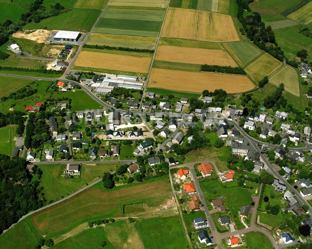 Schauren von oben - Dorfkern am Feldrand in Schauren im Bundesland Rheinland-Pfalz, Deutschland