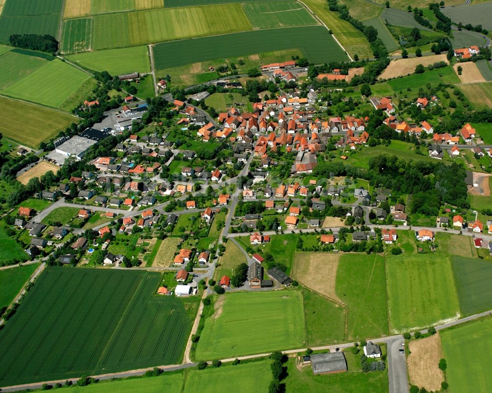 Luftaufnahme Scheden - Dorfkern am Feldrand in Scheden im Bundesland Niedersachsen, Deutschland