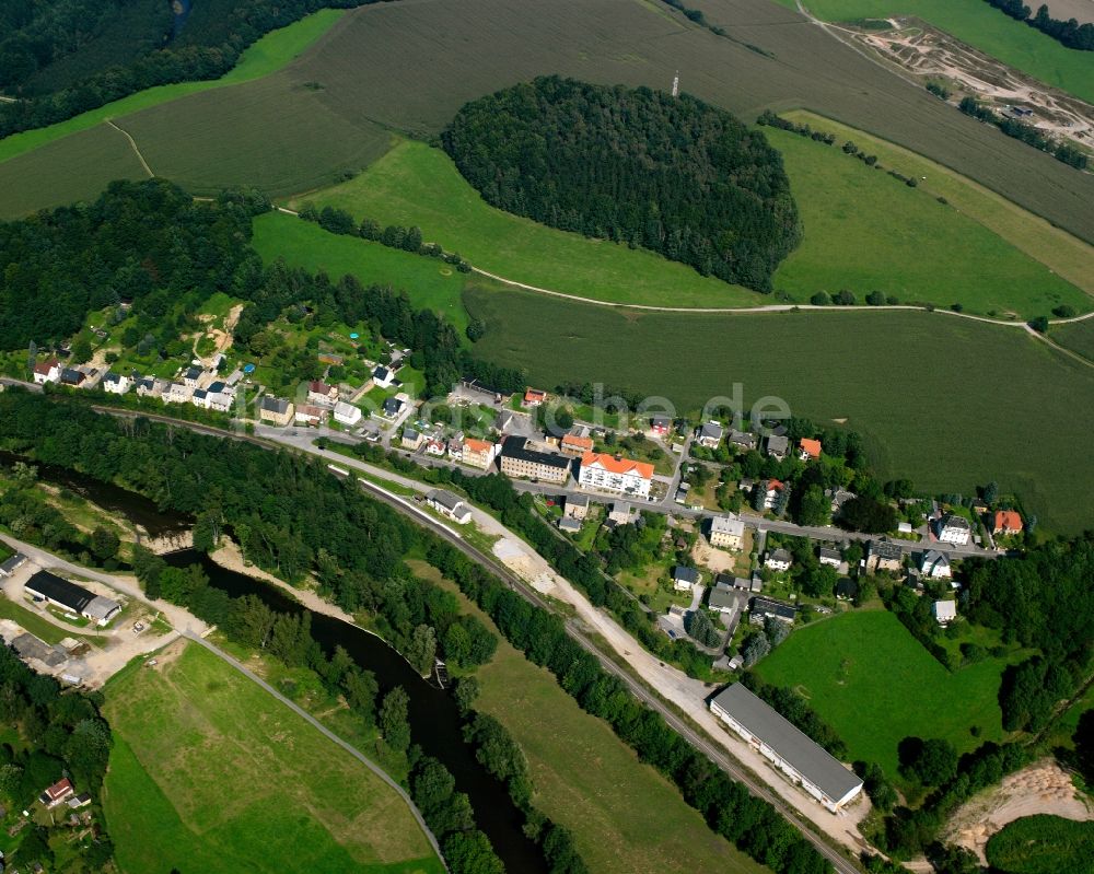 Schellenberg von oben - Dorfkern am Feldrand in Schellenberg im Bundesland Sachsen, Deutschland