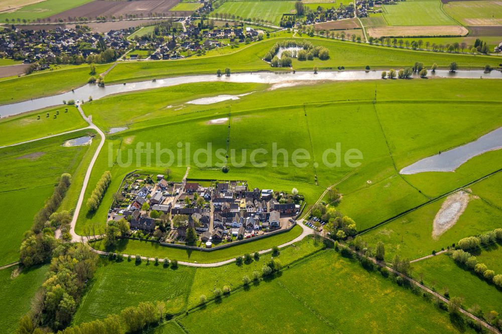 Luftbild Schenkenschanz - Dorfkern am Feldrand in Schenkenschanz im Bundesland Nordrhein-Westfalen, Deutschland