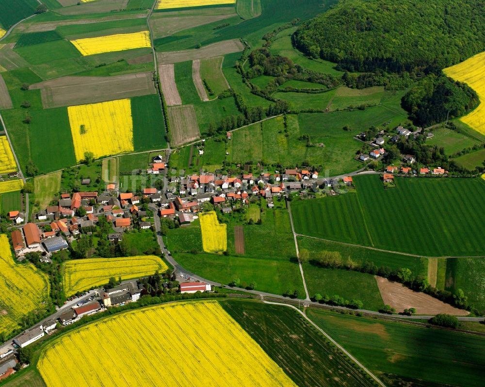 Luftaufnahme Schenklengsfeld - Dorfkern am Feldrand in Schenklengsfeld im Bundesland Hessen, Deutschland