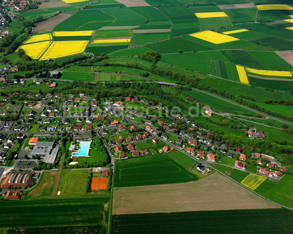 Luftbild Schenklengsfeld - Dorfkern am Feldrand in Schenklengsfeld im Bundesland Hessen, Deutschland