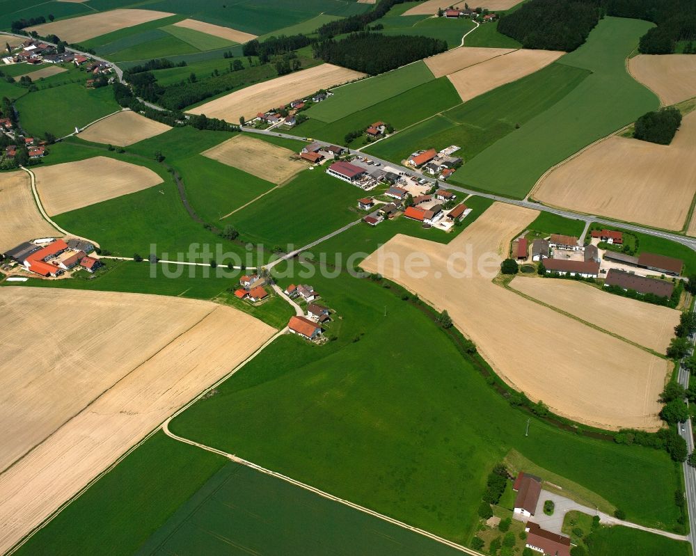 Luftaufnahme Schernegg - Dorfkern am Feldrand in Schernegg im Bundesland Bayern, Deutschland