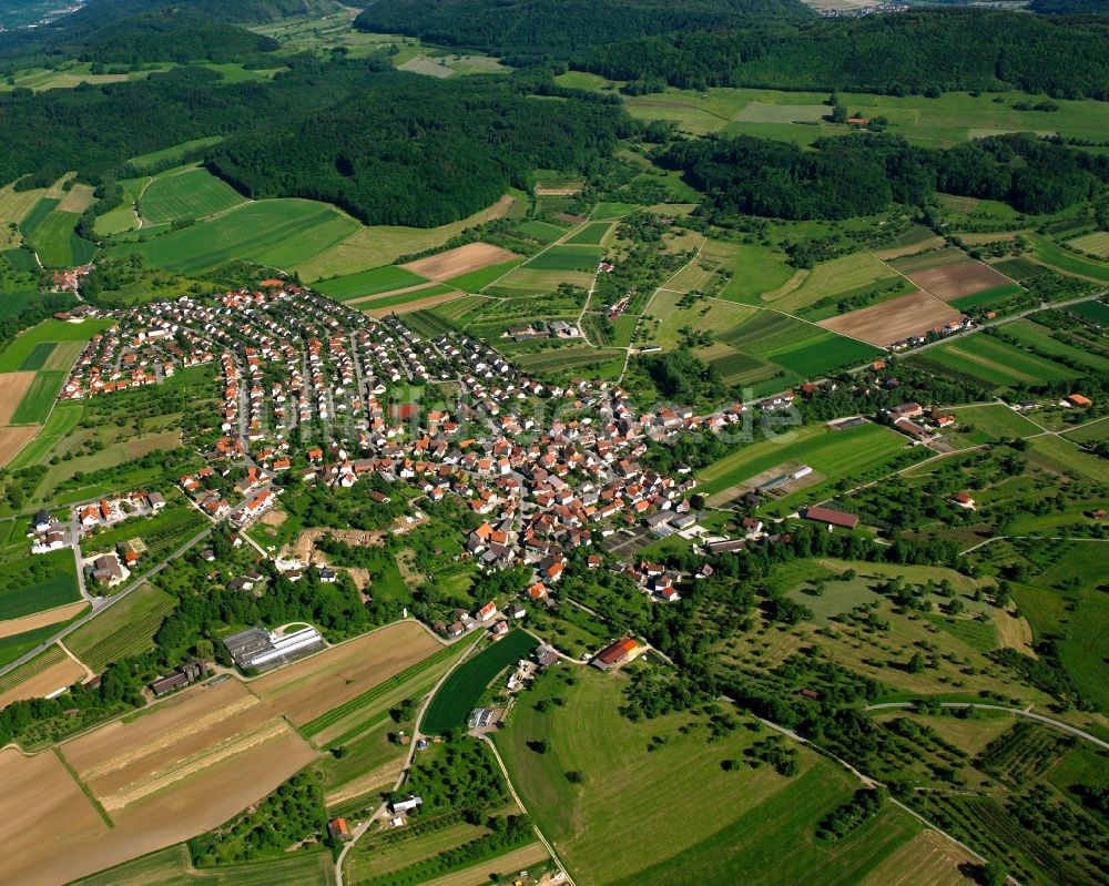 Schlat von oben - Dorfkern am Feldrand in Schlat im Bundesland Baden-Württemberg, Deutschland